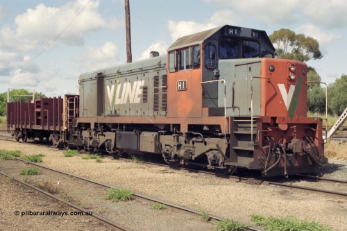 131-1-01
Echuca yard, broad gauge V/Line H class leader H 1 Clyde Engineering EMD model G18B serial 68-629, sleeper waggon.
Keywords: H-class;H1;Clyde-Engineering-Granville-NSW;EMD;G18B;68-629;