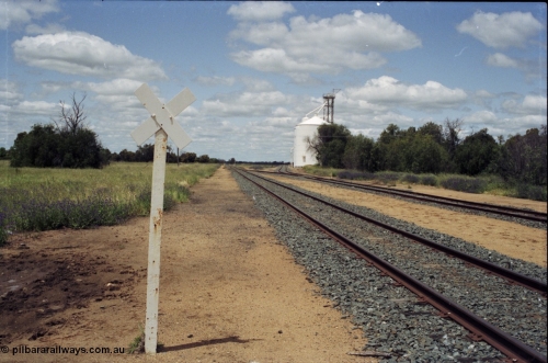 131-1-21
Wakool yard overview, looking towards Ascom silo complex, crossing sign.
