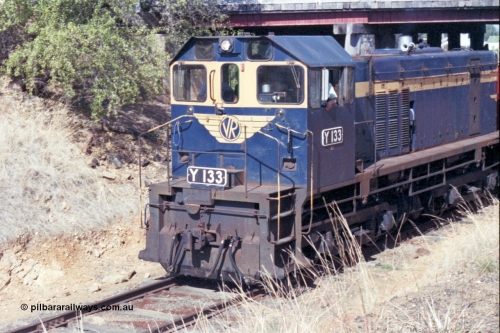 143-22
Rutherglen, High St over bridge, broad gauge VR liveried Y class Y 133 Clyde Engineering EMD model G6B serial 65-399 departs.
Keywords: Y-class;Y133;Clyde-Engineering-Granville-NSW;EMD;G6B;65-399;