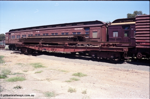 146-16
Seymour, preserved broad gauge Victorian Railways Q type bogie flat waggon 124 Q loaded with rail. Built at Newport Workshops January 1926, moved off register February 1979.
Keywords: Q-type;Q124;