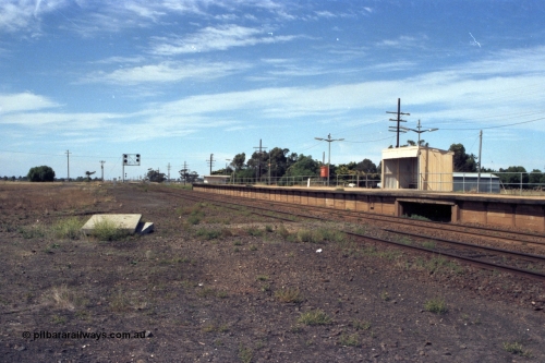 149-02
Rockbank station overview looking Up direction towards Deer Park, station platform and shelter on No.1 Road, loop or No.2 Road closest to camera.
