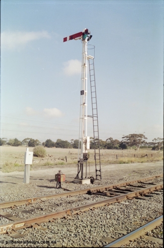 151-01
Gheringhap, semaphore signal post two, down home for No.1 Road to post four, points and indicator are for Siding A to either Sidings B or No.1 Road, mainline at foot of image.
