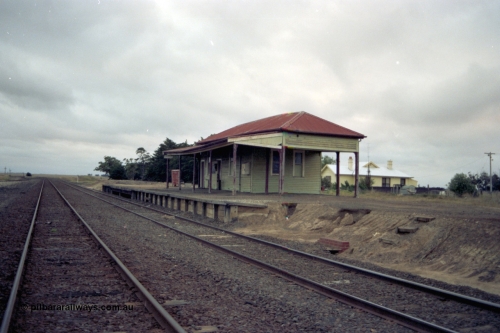 153-3-19
Cressy, station building and platform, looking towards Geelong.

