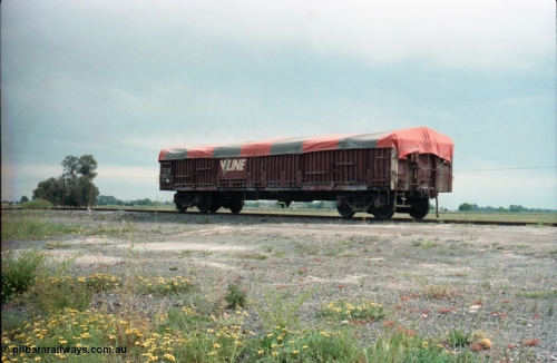 161-10
Katunga, V/Line broad gauge VOFX type bogie open waggon VOFX 36 with tarpaulin for fertiliser transport, ratchet style hand brake, originally built by Victorian Railways Newport Workshops in September 1962 as an ELF type, in 1964 to ELX, in 1980 to VOCX and in 1987 to VOFX.
Keywords: VOFX-type;VOFX36;Victorian-Railways-Newport-WS;ELF-type;