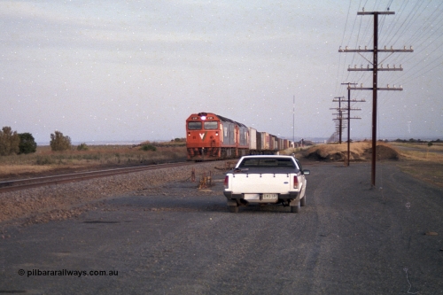 168-13
Bank Box Loop, climbing the grade in the distance looking towards Bacchus Marsh are a pair of V/Line G class units with an Adelaide bound freighter.
Keywords: G-class;G515;Clyde-Engineering-Rosewater-SA;EMD;JT26C-2SS;85-1243;