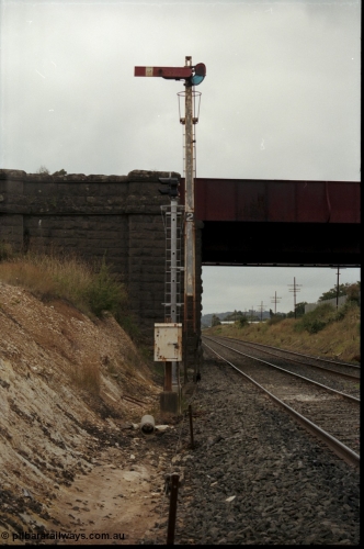 172-24
Ballarat East, semaphore signal post 2, looking east towards Warrenheip, Queen Street overbridge, new electric colour light signal installed.
