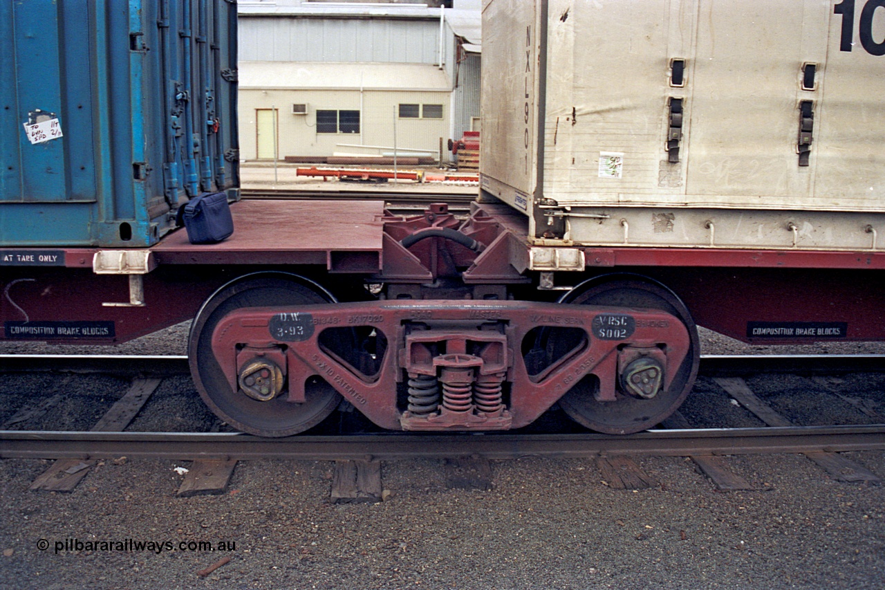 174-15
Albury, V/Line standard gauge Road Master bogie and articulated joint detail of VQAW type VQAW 3 three pack articulated container waggon built by V/Line Ballarat North Workshops and issued to traffic 21-03-1990.
Keywords: VQAW-type;VQAW3;V/Line-Ballarat-Nth-WS;