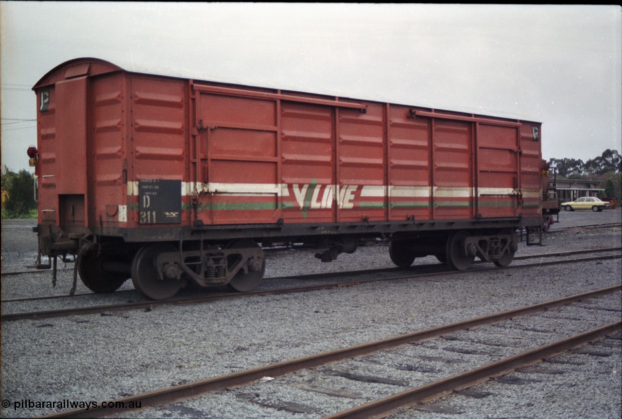 181-22
Traralgon yard, broad gauge V/Line D type bogie steel box van D 311, non-hand brake end.
Keywords: D-type;D311;