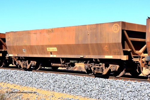 240328 2811
WOE type iron ore waggon WOE 33252 is one of a batch of twenty seven built by Goninan WA between September and October 2002 with serial number 950103-019 and fleet number 751, in Mineral Resources traffic 5040 empty Mount Walton iron ore train. March 28, 2024.
Keywords: WOE-type;WOE33252;Goninan-WA;950103-019;