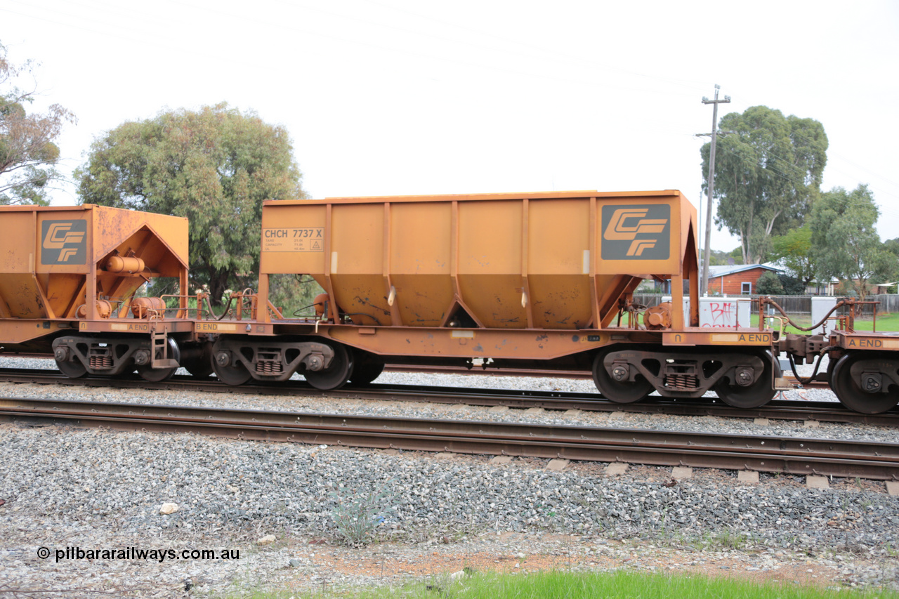 140601 4503
Woodbridge, empty Carina bound iron ore train #1035, CFCLA leased CHCH type waggon CHCH 7737 these waggons were rebuilt between 2010 and 2012 by Bluebird Rail Operations SA from former Goldsworthy Mining hopper waggons originally built by Tomlinson WA and Scotts of Ipswich Qld back in the 60's to early 80's. 1st June 2014.
Keywords: CHCH-type;CHCH7737;Bluebird-Rail-Operations-SA;2010/201-137;