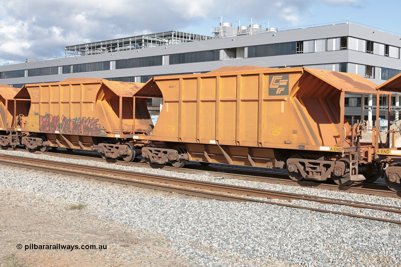 140601 4621
Midland, loaded iron ore train #1030 heading to Kwinana, CFCLA leased CHEY type waggon CHEY 8040 one pair of 120 bar coupled pairs built by Bluebird Rail Operations SA in 2011-12. 1st June 2014.
Keywords: CHEY-type;CHEY8040;Bluebird-Rail-Operations-SA;2011/120-40;