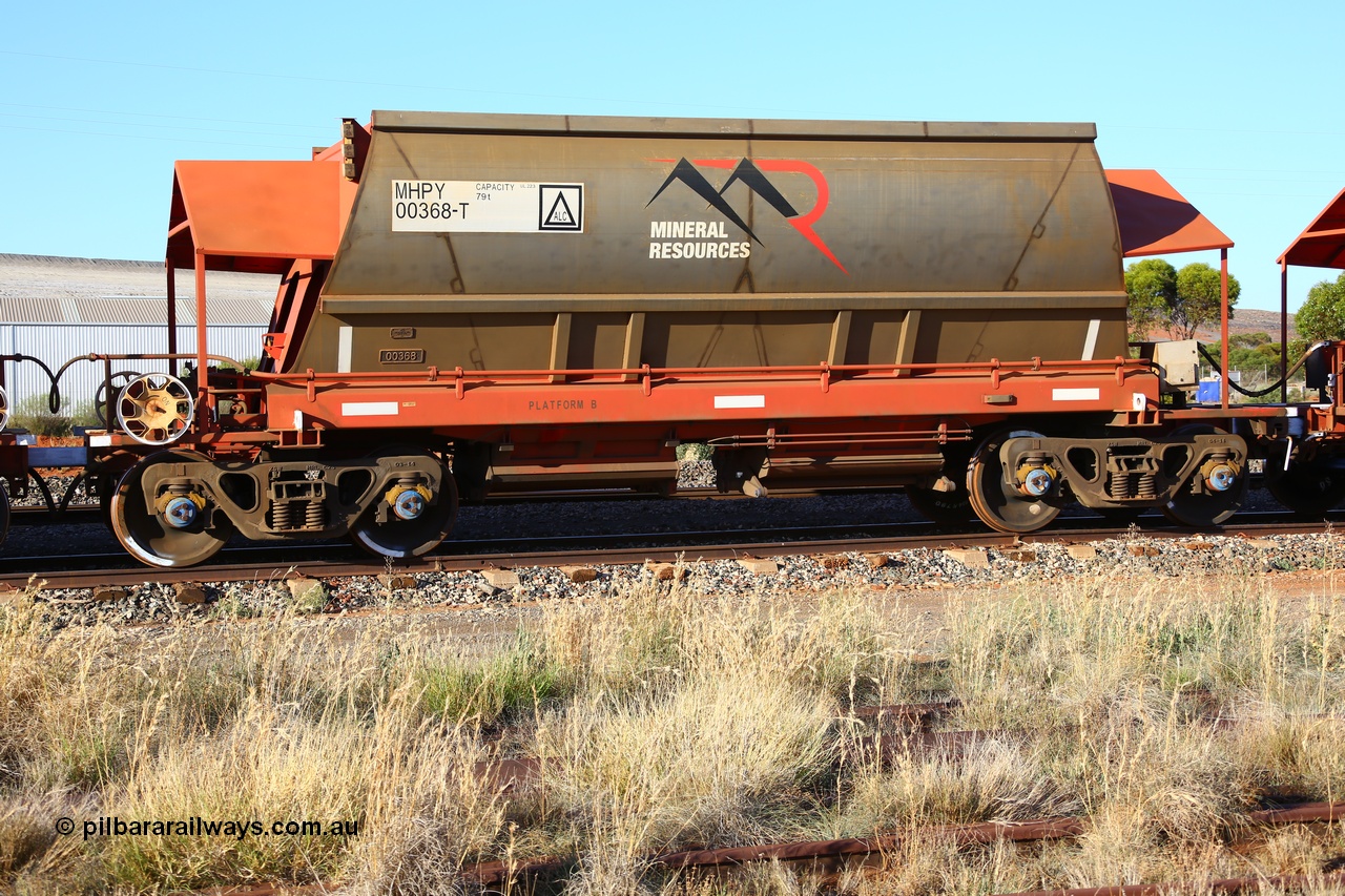 190107 0428
Parkeston, Mineral Resources Ltd MHPY type iron ore waggon MHPY 00368 built by CSR Yangtze Co China in 2014 as a batch of 382 units, these bottom discharge hopper waggons are operated in 'married' pairs.
Keywords: MHPY-type;MHPY00368;2014/382-368;CSR-Yangtze-Rolling-Stock-Co-China;