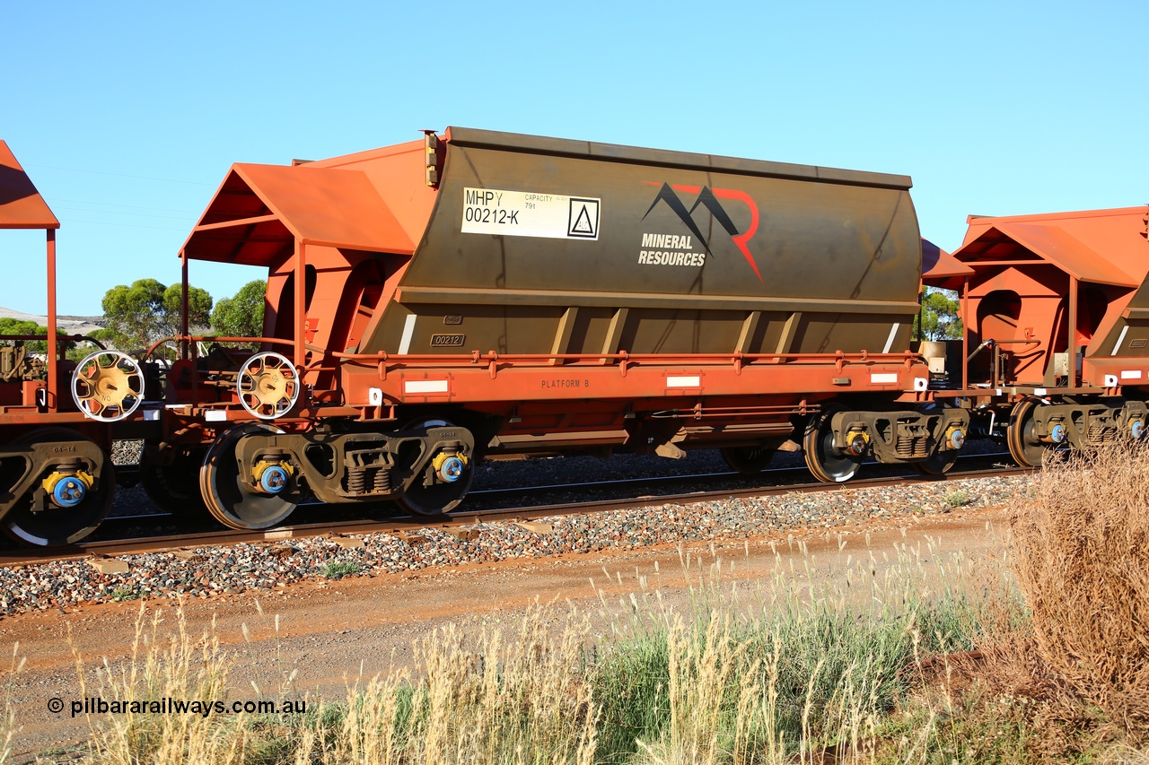 190107 0432
Parkeston, Mineral Resources Ltd MHPY type iron ore waggon MHPY 00212 built by CSR Yangtze Co China in 2014 as a batch of 382 units, these bottom discharge hopper waggons are operated in 'married' pairs.
Keywords: MHPY-type;MHPY00212;2014/382-212;CSR-Yangtze-Rolling-Stock-Co-China;