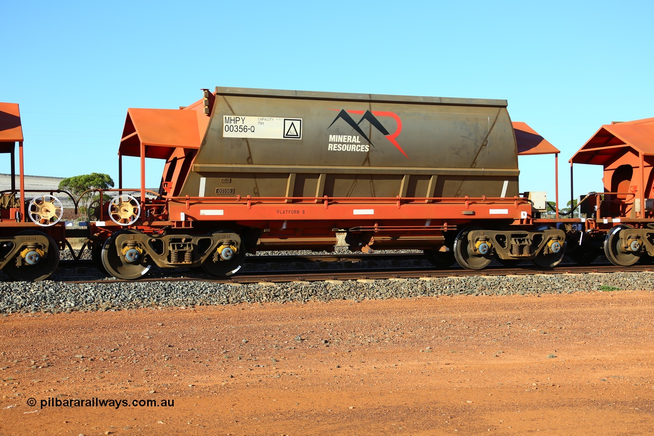 190107 0445
Parkeston, Mineral Resources Ltd MHPY type iron ore waggon MHPY 00356 built by CSR Yangtze Co China in 2014 as a batch of 382 units, these bottom discharge hopper waggons are operated in 'married' pairs.
Keywords: MHPY-type;MHPY00356;2014/382-356;CSR-Yangtze-Rolling-Stock-Co-China;