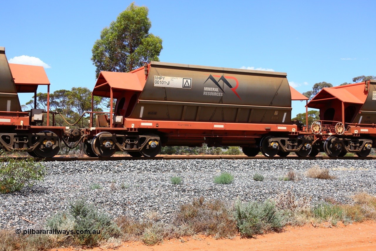 190107 0550
Binduli, on empty Mineral Resources Ltd iron ore train service from Esperance to Koolyanobbing 2034 with MRL's MHPY type iron ore waggon MHPY 00101 built by CSR Yangtze Co China serial 2014/382-101 in 2014 as a batch of 382 units, these bottom discharge hopper waggons are operated in 'married' pairs.
Keywords: MHPY-type;MHPY00101;2014/382-101;CSR-Yangtze-Co-China;