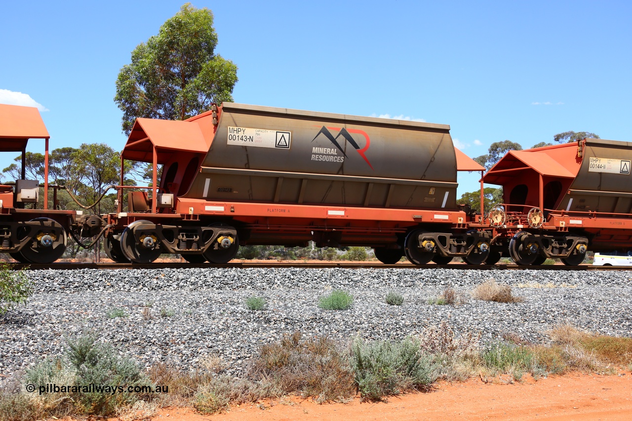 190107 0556
Binduli, on empty Mineral Resources Ltd iron ore train service from Esperance to Koolyanobbing 2034 with MRL's MHPY type iron ore waggon MHPY 00143 built by CSR Yangtze Co China serial 2014/382-143 in 2014 as a batch of 382 units, these bottom discharge hopper waggons are operated in 'married' pairs.
Keywords: MHPY-type;MHPY00143;2014/382-143;CSR-Yangtze-Co-China;