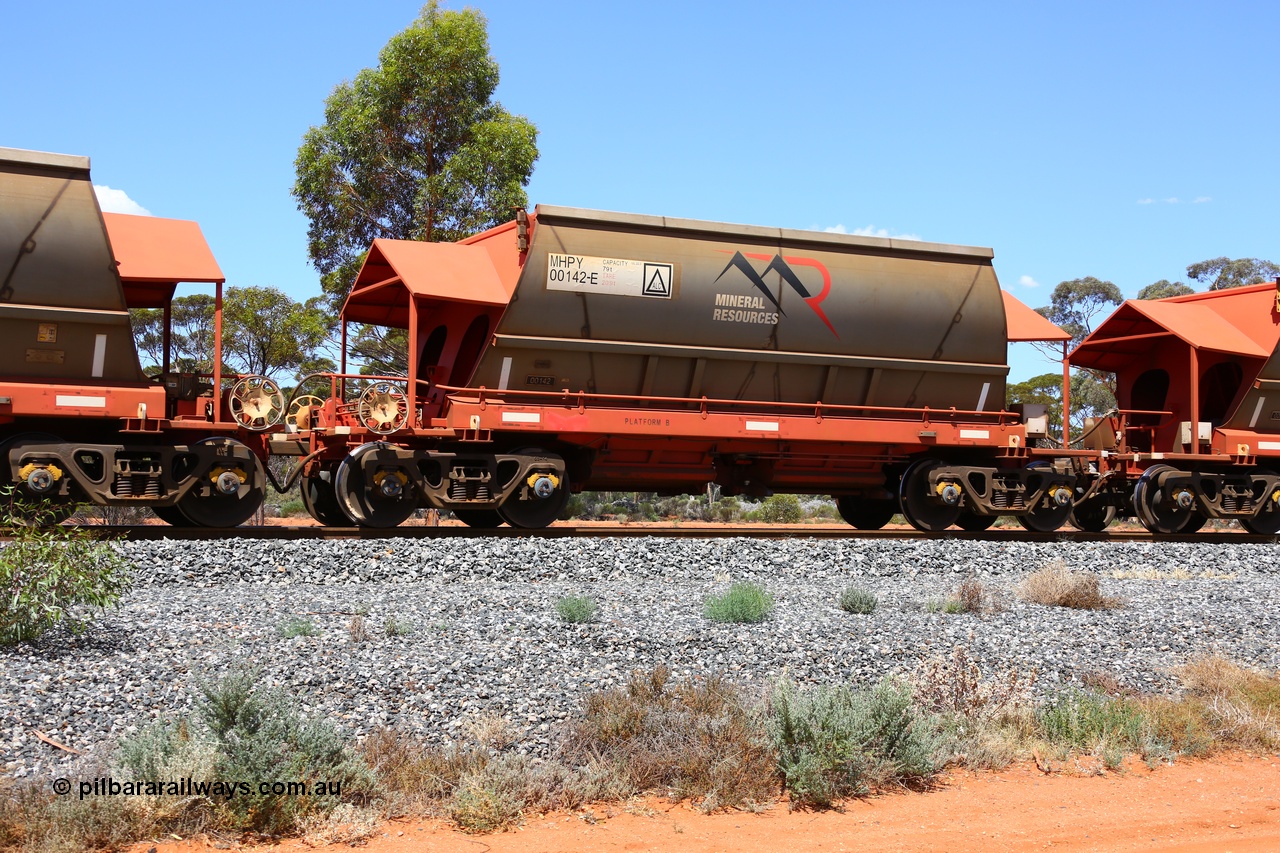 190107 0559
Binduli, on empty Mineral Resources Ltd iron ore train service from Esperance to Koolyanobbing 2034 with MRL's MHPY type iron ore waggon MHPY 00142 built by CSR Yangtze Co China serial 2014/382-142 in 2014 as a batch of 382 units, these bottom discharge hopper waggons are operated in 'married' pairs.
Keywords: MHPY-type;MHPY00142;2014/382-142;CSR-Yangtze-Co-China;