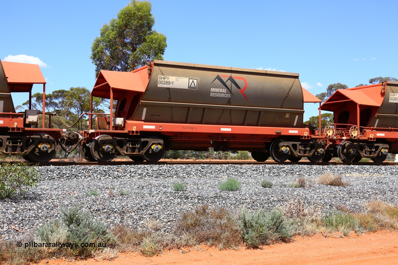 190107 0560
Binduli, on empty Mineral Resources Ltd iron ore train service from Esperance to Koolyanobbing 2034 with MRL's MHPY type iron ore waggon MHPY 00289 built by CSR Yangtze Co China serial 2014/382-289 in 2014 as a batch of 382 units, these bottom discharge hopper waggons are operated in 'married' pairs.
Keywords: MHPY-type;MHPY00289;2014/382-289;CSR-Yangtze-Rolling-Stock-Co-China;