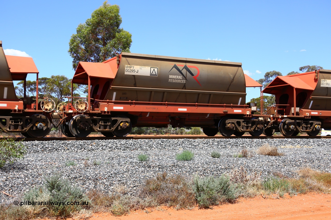 190107 0565
Binduli, on empty Mineral Resources Ltd iron ore train service from Esperance to Koolyanobbing 2034 with MRL's MHPY type iron ore waggon MHPY 00295 built by CSR Yangtze Co China serial 2014/382-295 in 2014 as a batch of 382 units, these bottom discharge hopper waggons are operated in 'married' pairs.
Keywords: MHPY-type;MHPY00295;2014/382-295;CSR-Yangtze-Rolling-Stock-Co-China;