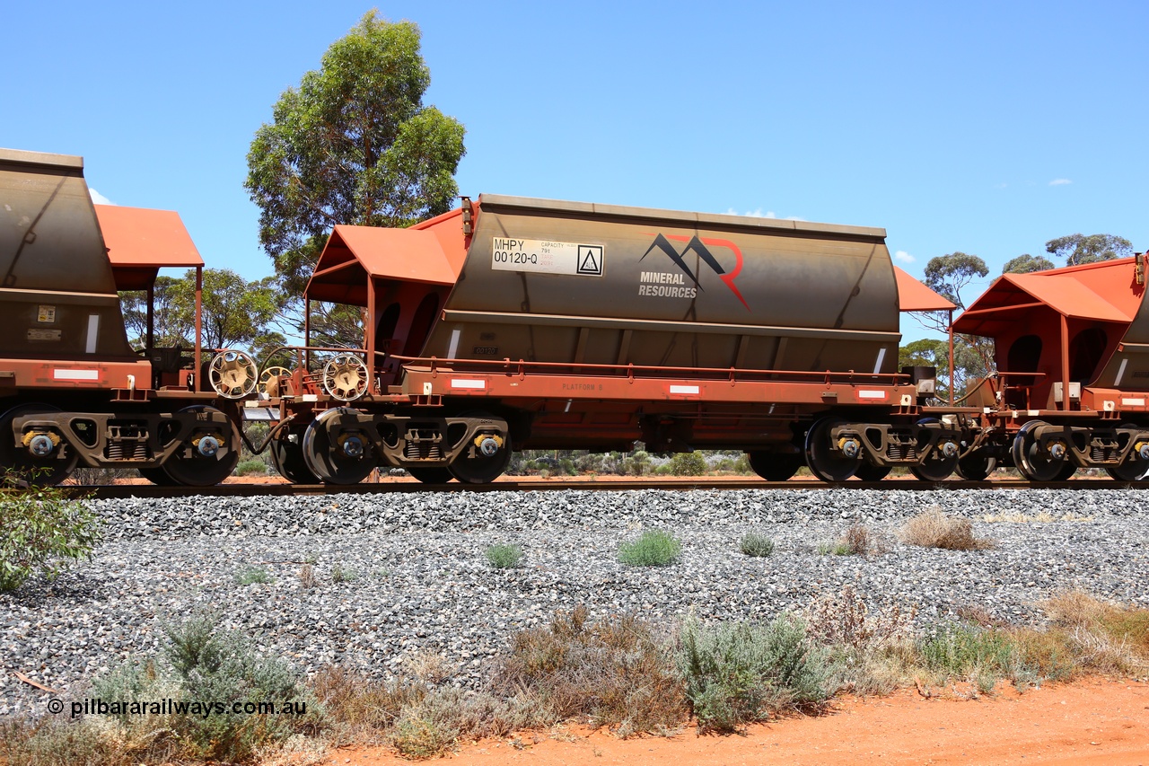 190107 0567
Binduli, on empty Mineral Resources Ltd iron ore train service from Esperance to Koolyanobbing 2034 with MRL's MHPY type iron ore waggon MHPY 00120 built by CSR Yangtze Co China serial 2014/382-120 in 2014 as a batch of 382 units, these bottom discharge hopper waggons are operated in 'married' pairs.
Keywords: MHPY-type;MHPY00120;2014/382-120;CSR-Yangtze-Rolling-Stock-Co-China;