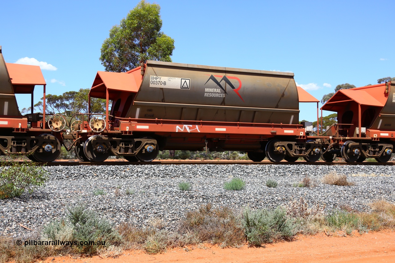 190107 0581
Binduli, on empty Mineral Resources Ltd iron ore train service from Esperance to Koolyanobbing 2034 with MRL's MHPY type iron ore waggon MHPY 00370 built by CSR Yangtze Co China serial 2014/382-370 in 2014 as a batch of 382 units, these bottom discharge hopper waggons are operated in 'married' pairs.
Keywords: MHPY-type;MHPY00370;2014/382-370;CSR-Yangtze-Co-China;