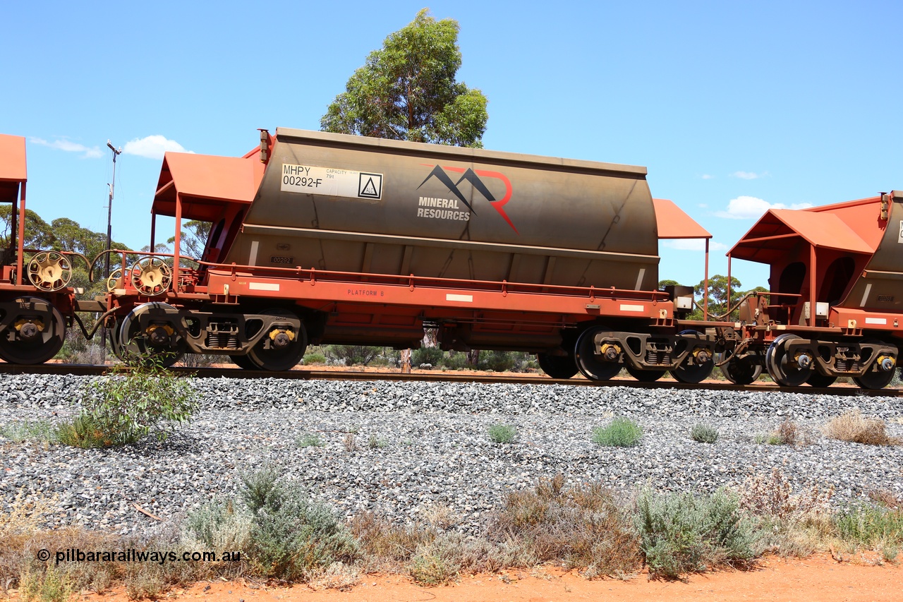 190107 0601
Binduli, on empty Mineral Resources Ltd iron ore train service from Esperance to Koolyanobbing 2034 with MRL's MHPY type iron ore waggon MHPY 00292 built by CSR Yangtze Co China serial 2014/382-292 in 2014 as a batch of 382 units, these bottom discharge hopper waggons are operated in 'married' pairs.
Keywords: MHPY-type;MHPY00292;2014/382-292;CSR-Yangtze-Rolling-Stock-Co-China;