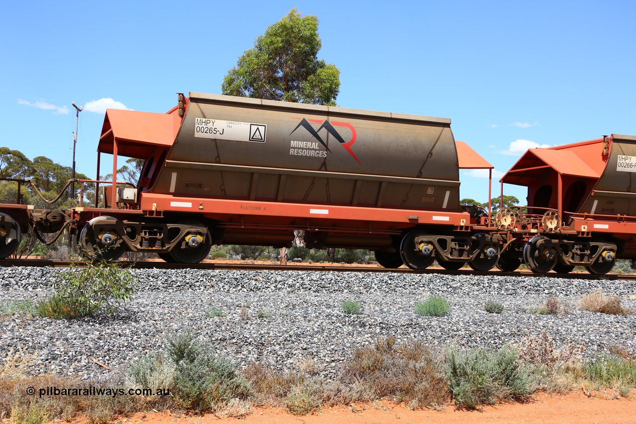 190107 0602
Binduli, on empty Mineral Resources Ltd iron ore train service from Esperance to Koolyanobbing 2034 with MRL's MHPY type iron ore waggon MHPY 00265 built by CSR Yangtze Co China serial 2014/382-265 in 2014 as a batch of 382 units, these bottom discharge hopper waggons are operated in 'married' pairs.
Keywords: MHPY-type;MHPY00265;2014/382-265;CSR-Yangtze-Co-China;