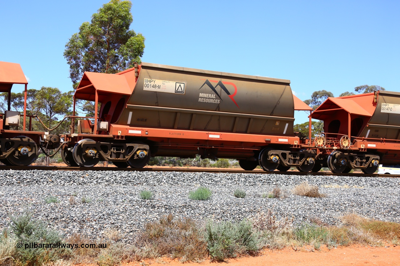 190107 0622
Binduli, on empty Mineral Resources Ltd iron ore train service from Esperance to Koolyanobbing 2034 with MRL's MHPY type iron ore waggon MHPY 00148 built by CSR Yangtze Co China serial 2014/382-148 in 2014 as a batch of 382 units, these bottom discharge hopper waggons are operated in 'married' pairs.
Keywords: MHPY-type;MHPY00148;2014/382-148;CSR-Yangtze-Rolling-Stock-Co-China;