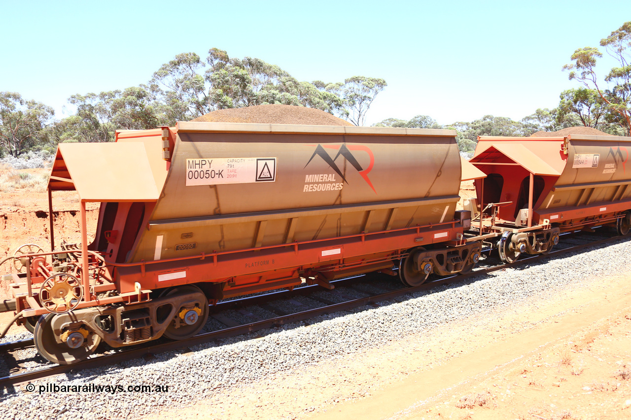 190129 4238
Binduli, on Mineral Resources Ltd loaded iron ore train service from Koolyanobbing to Esperance #3033 with MRL's MHPY type iron ore waggon MHPY 00050 built by CSR Yangtze Co China serial 2014/382-50 in 2014 as a batch of 382 units, these bottom discharge hopper waggons are operated in 'married' pairs.
Keywords: MHPY-type;MHPY00050;2014/382-50;CSR-Yangtze-Co-China;