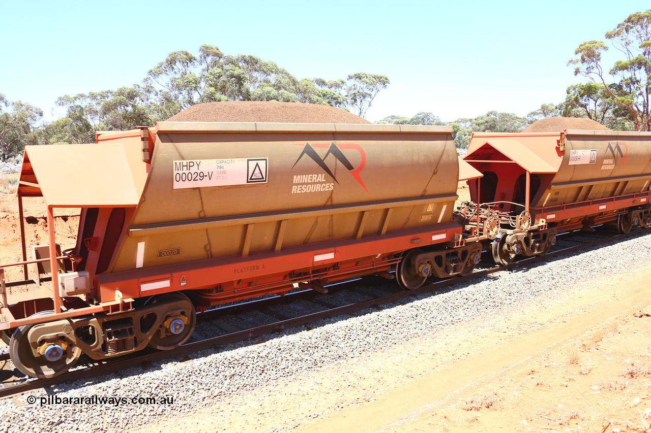 190129 4247
Binduli, on Mineral Resources Ltd loaded iron ore train service from Koolyanobbing to Esperance #3033 with MRL's MHPY type iron ore waggon MHPY 00029 built by CSR Yangtze Co China serial 2014/382-29 in 2014 as a batch of 382 units, these bottom discharge hopper waggons are operated in 'married' pairs.
Keywords: MHPY-type;MHPY00029;2014/382-29;CSR-Yangtze-Co-China;