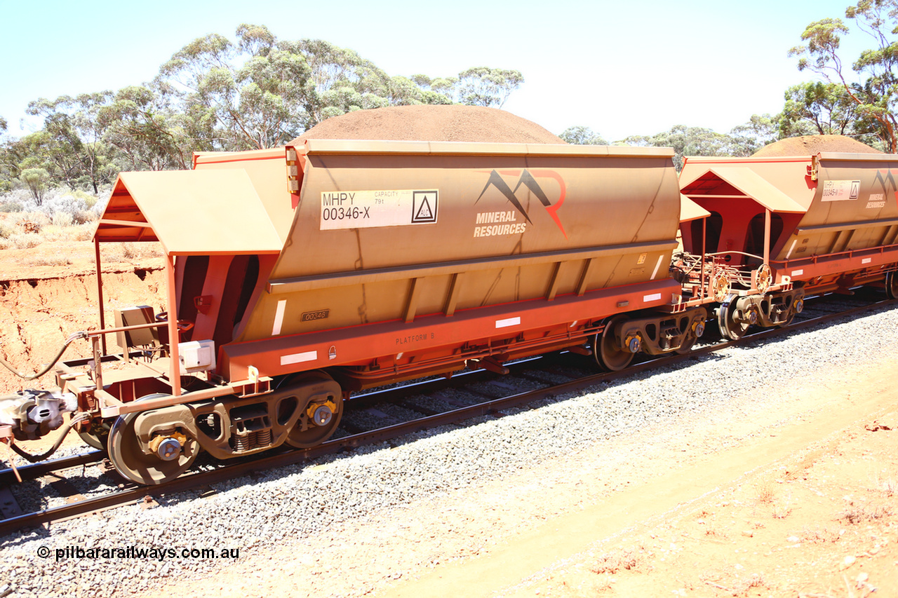 190129 4273
Binduli, on Mineral Resources Ltd loaded iron ore train service from Koolyanobbing to Esperance #3033 with MRL's MHPY type iron ore waggon MHPY 00346 built by CSR Yangtze Co China serial 2014/382-346 in 2014 as a batch of 382 units, these bottom discharge hopper waggons are operated in 'married' pairs.
Keywords: MHPY-type;MHPY00346;2014/382-346;CSR-Yangtze-Co-China;