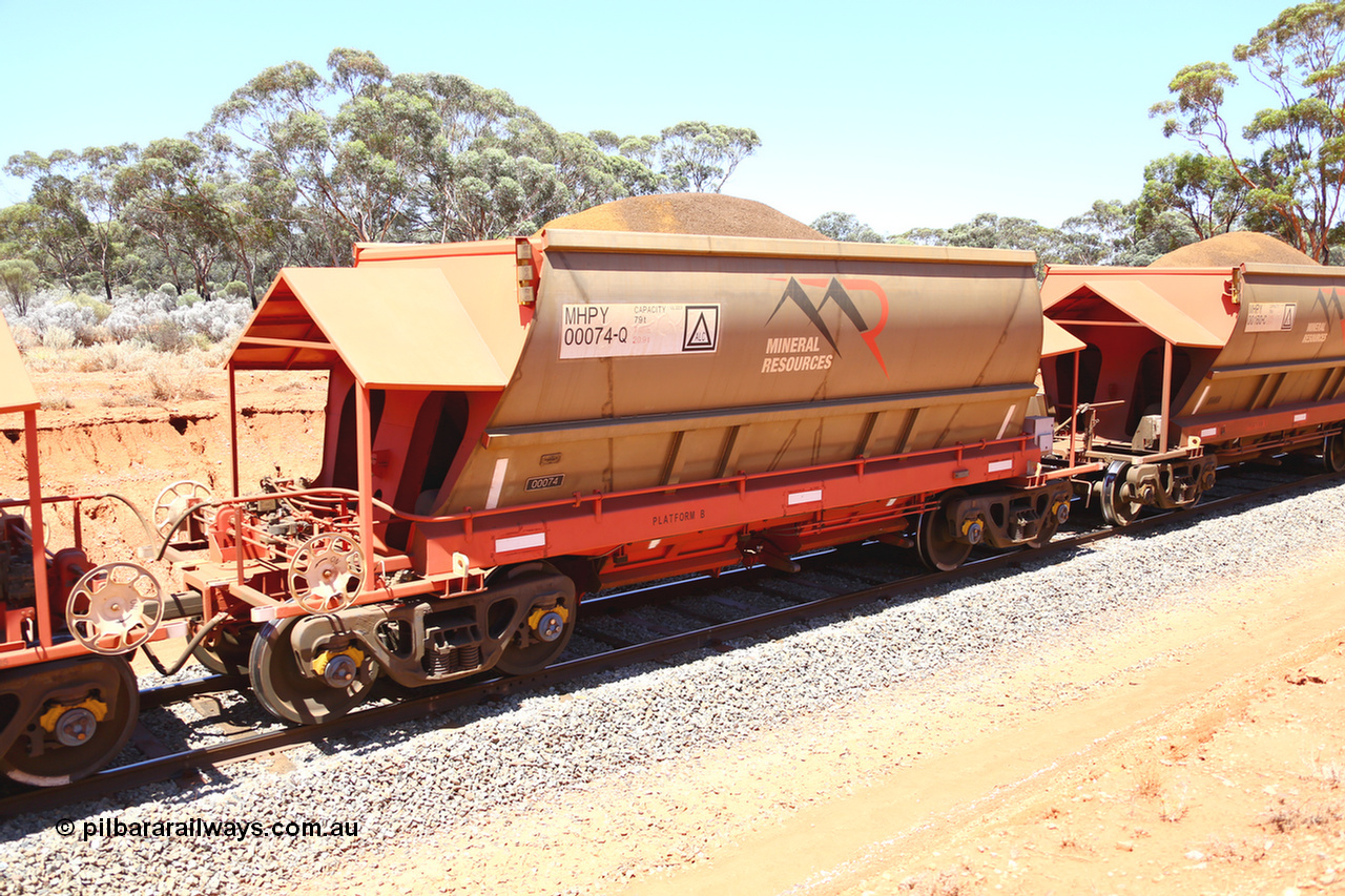 190129 4278
Binduli, on Mineral Resources Ltd loaded iron ore train service from Koolyanobbing to Esperance #3033 with MRL's MHPY type iron ore waggon MHPY 00074 built by CSR Yangtze Co China serial 2014/382-74 in 2014 as a batch of 382 units, these bottom discharge hopper waggons are operated in 'married' pairs.
Keywords: MHPY-type;MHPY00074;2014/382-74;CSR-Yangtze-Co-China;