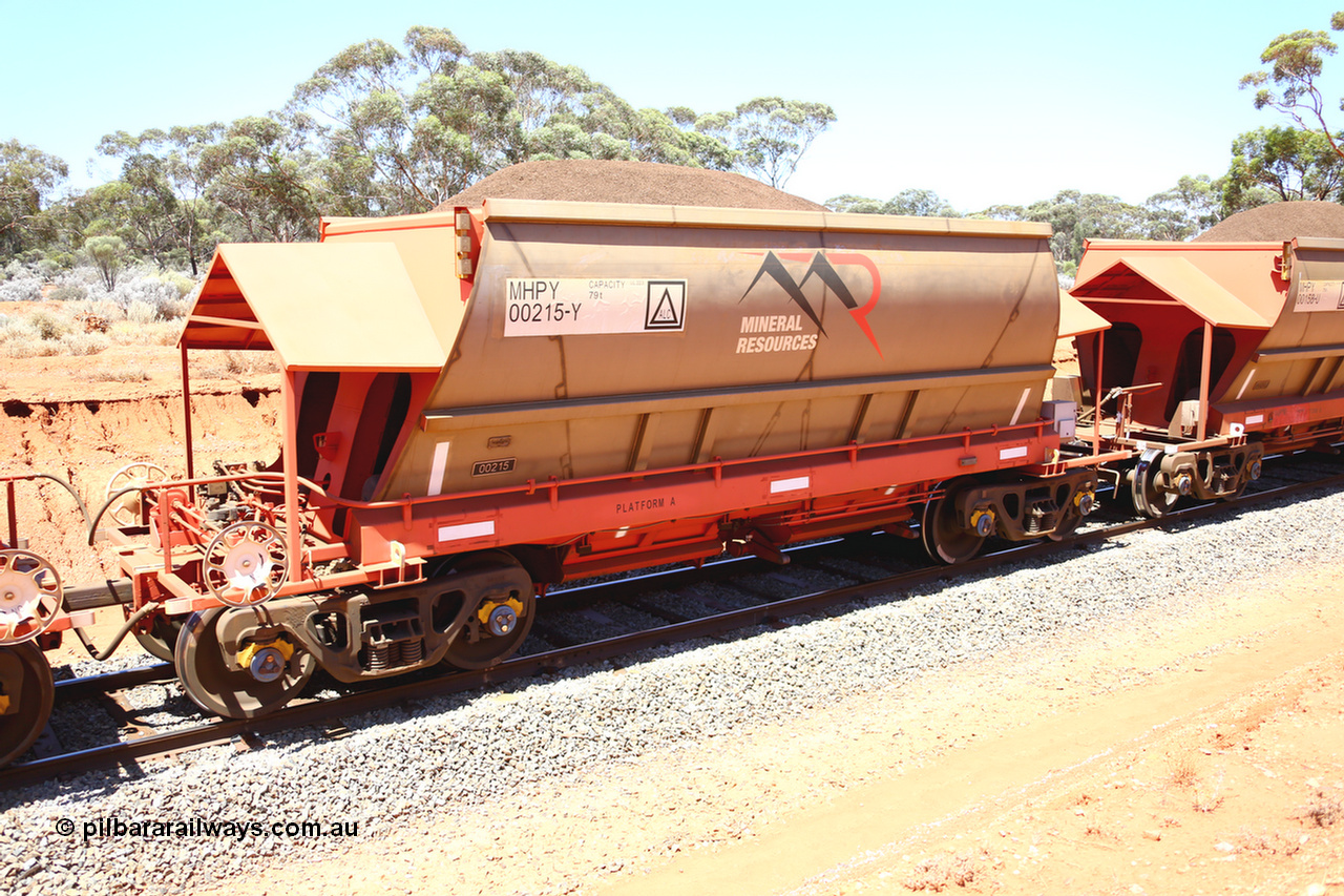 190129 4286
Binduli, on Mineral Resources Ltd loaded iron ore train service from Koolyanobbing to Esperance #3033 with MRL's MHPY type iron ore waggon MHPY 00215 built by CSR Yangtze Co China serial 2014/382-215 in 2014 as a batch of 382 units, these bottom discharge hopper waggons are operated in 'married' pairs.
Keywords: MHPY-type;MHPY00215;2014/382-215;CSR-Yangtze-Co-China;