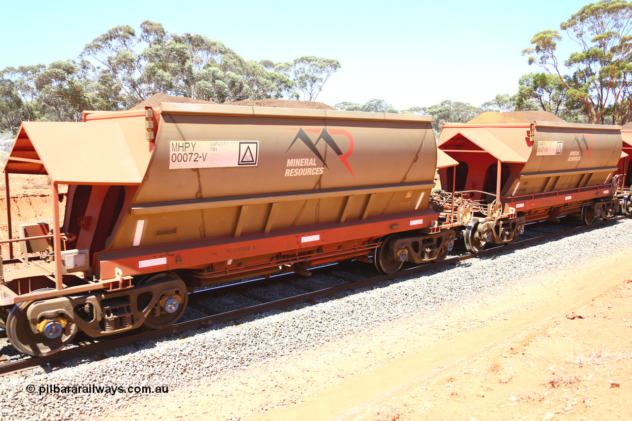 190129 4315
Binduli, on Mineral Resources Ltd loaded iron ore train service from Koolyanobbing to Esperance #3033 with MRL's MHPY type iron ore waggon MHPY 00072 built by CSR Yangtze Co China serial 2014/382-72 in 2014 as a batch of 382 units, these bottom discharge hopper waggons are operated in 'married' pairs.
Keywords: MHPY-type;MHPY00072;2014/382-72;CSR-Yangtze-Co-China;