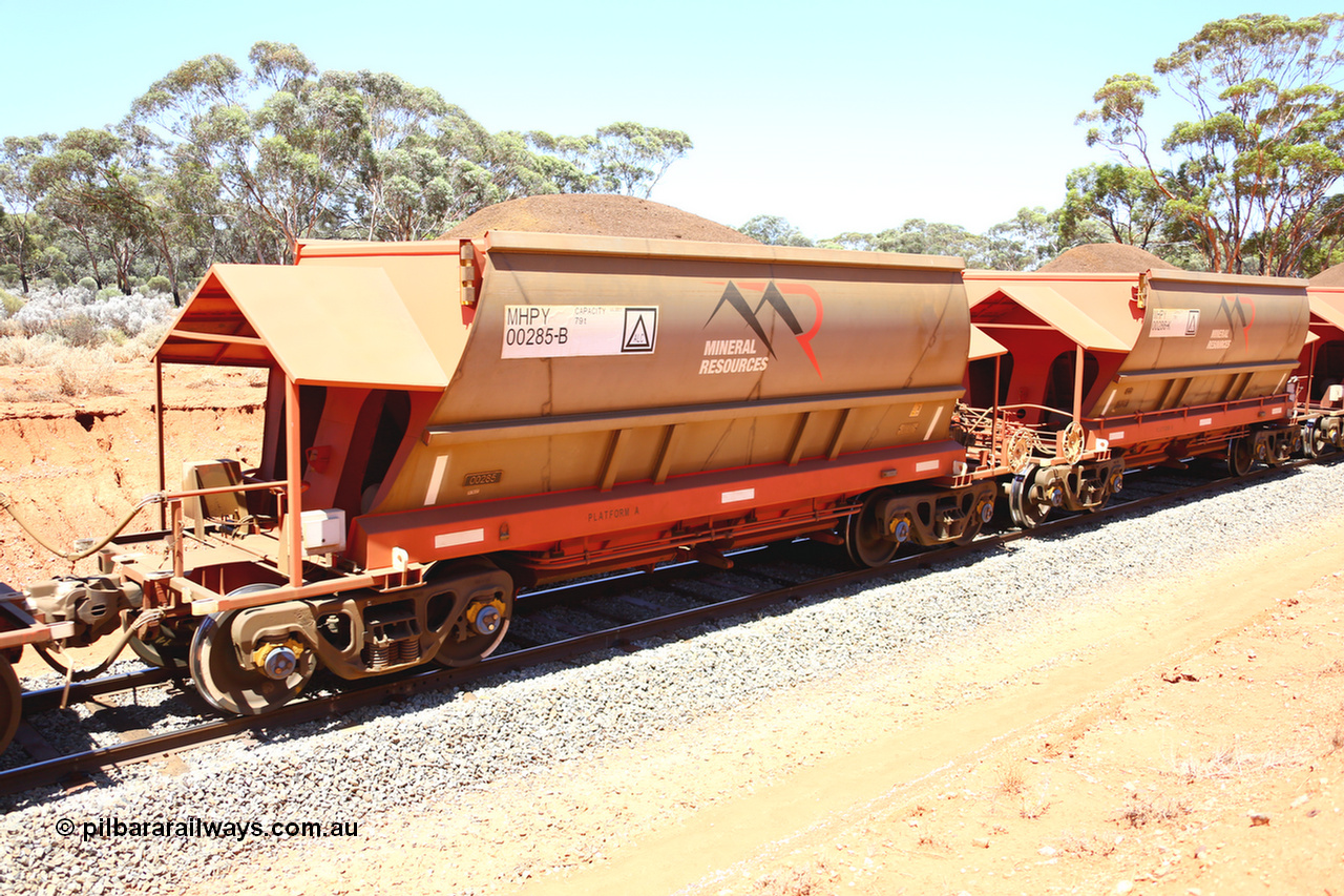 190129 4327
Binduli, on Mineral Resources Ltd loaded iron ore train service from Koolyanobbing to Esperance #3033 with MRL's MHPY type iron ore waggon MHPY 00285 built by CSR Yangtze Co China serial 2014/382-285 in 2014 as a batch of 382 units, these bottom discharge hopper waggons are operated in 'married' pairs.
Keywords: MHPY-type;MHPY00285;2014/382-285;CSR-Yangtze-Co-China;