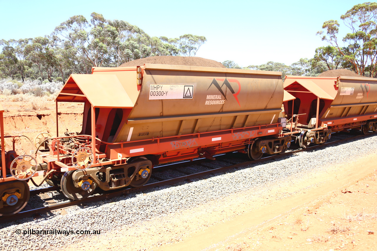 190129 4330
Binduli, on Mineral Resources Ltd loaded iron ore train service from Koolyanobbing to Esperance #3033 with MRL's MHPY type iron ore waggon MHPY 00300 built by CSR Yangtze Co China serial 2014/382-300 in 2014 as a batch of 382 units, these bottom discharge hopper waggons are operated in 'married' pairs.
Keywords: MHPY-type;MHPY00300;2014/382-300;CSR-Yangtze-Co-China;