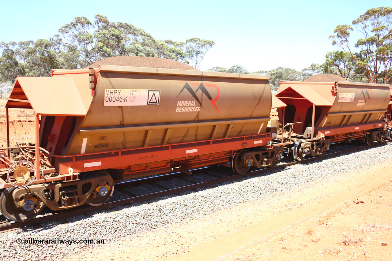 190129 4334
Binduli, on Mineral Resources Ltd loaded iron ore train service from Koolyanobbing to Esperance #3033 with MRL's MHPY type iron ore waggon MHPY 00046 built by CSR Yangtze Co China serial 2014/382-46 in 2014 as a batch of 382 units, these bottom discharge hopper waggons are operated in 'married' pairs.
Keywords: MHPY-type;MHPY00046;2014/382-46;CSR-Yangtze-Co-China;