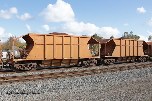 140601 4608
Midland, loaded iron ore train #1030 heading to Kwinana, CFCLA leased CHEY type waggon CHEY 8024 one pair of 120 bar coupled pairs built by Bluebird Rail Operations SA in 2011-12. June 1, 2014.
Keywords: CHEY-type;CHEY8024;Bluebird-Rail-Operations-SA;2011/120-24;