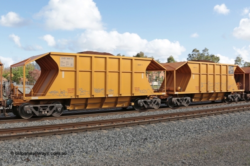 140601 4613
Midland, loaded iron ore train #1030 heading to Kwinana, CFCLA leased CHEY type waggon CHEY 8091 one pair of 120 bar coupled pairs built by Bluebird Rail Operations SA in 2011-12. June 1, 2014.
Keywords: CHEY-type;CHEY8091;Bluebird-Rail-Operations-SA;2011/120-91;