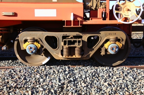 190107 0452
Parkeston, Mineral Resources Ltd bogie on MHPY type iron ore waggon MHPY 00014 built by CSR Yangtze Co China in 2014 as a batch of 382 units, these bottom discharge hopper waggons are operated in 'married' pairs.
Keywords: MHPY-type;MHPY00014;2014/382-14;CSR-Yangtze-Rolling-Stock-Co-China;