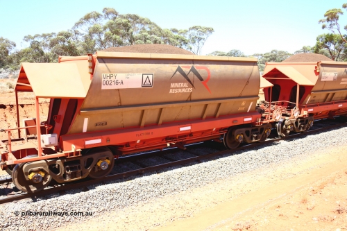 190129 4287
Binduli, on Mineral Resources Ltd loaded iron ore train service from Koolyanobbing to Esperance #3033 with MRL's MHPY type iron ore waggon MHPY 00216 built by CSR Yangtze Co China serial 2014/382-216 in 2014 as a batch of 382 units, these bottom discharge hopper waggons are operated in 'married' pairs.
Keywords: MHPY-type;MHPY00216;2014/382-216;CSR-Yangtze-Co-China;