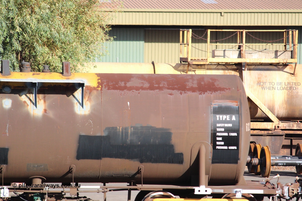 140409 IMG 1962
West Kalgoorlie, NTBF 6122 fuel tank waggon detail image, built by Comeng NSW 1975 as an SCA type bitumen tank waggon for Shell Bitumen NSW as SCA 273. Peter Donaghy image.
Keywords: Peter-D-Image;NTBF-type;NTBF6122;Comeng-NSW;SCA-type;SCA273;
