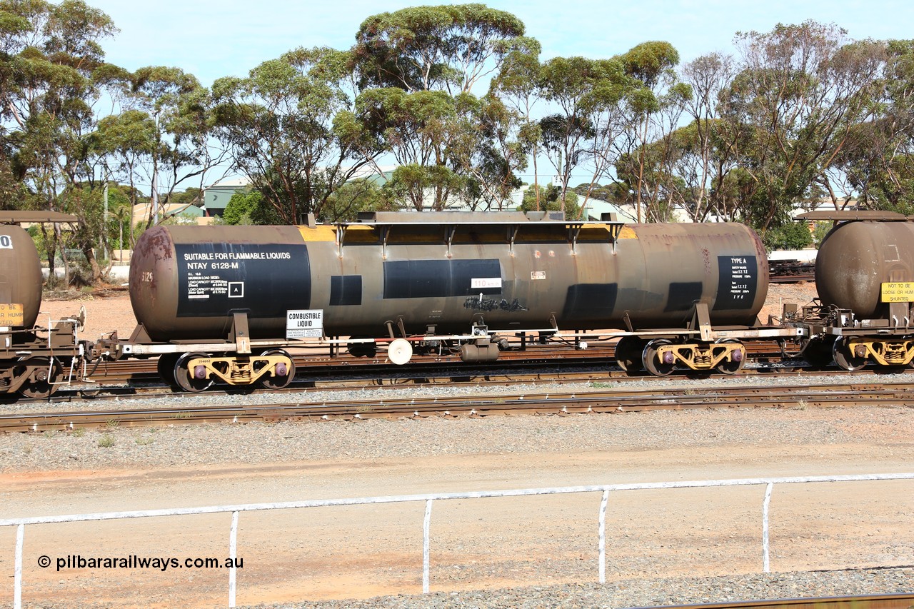 160523 3287
West Kalgoorlie, NTAY 6128 fuel tank waggon, built by Indeng Qld 1976 as SCA 279 for Shell, ex NTAF 279-6128, capacity of 61300 litre.
Keywords: NTAY-type;NTAY6128;Indeng-Qld;SCA-type;SCA279;NTAF-type;
