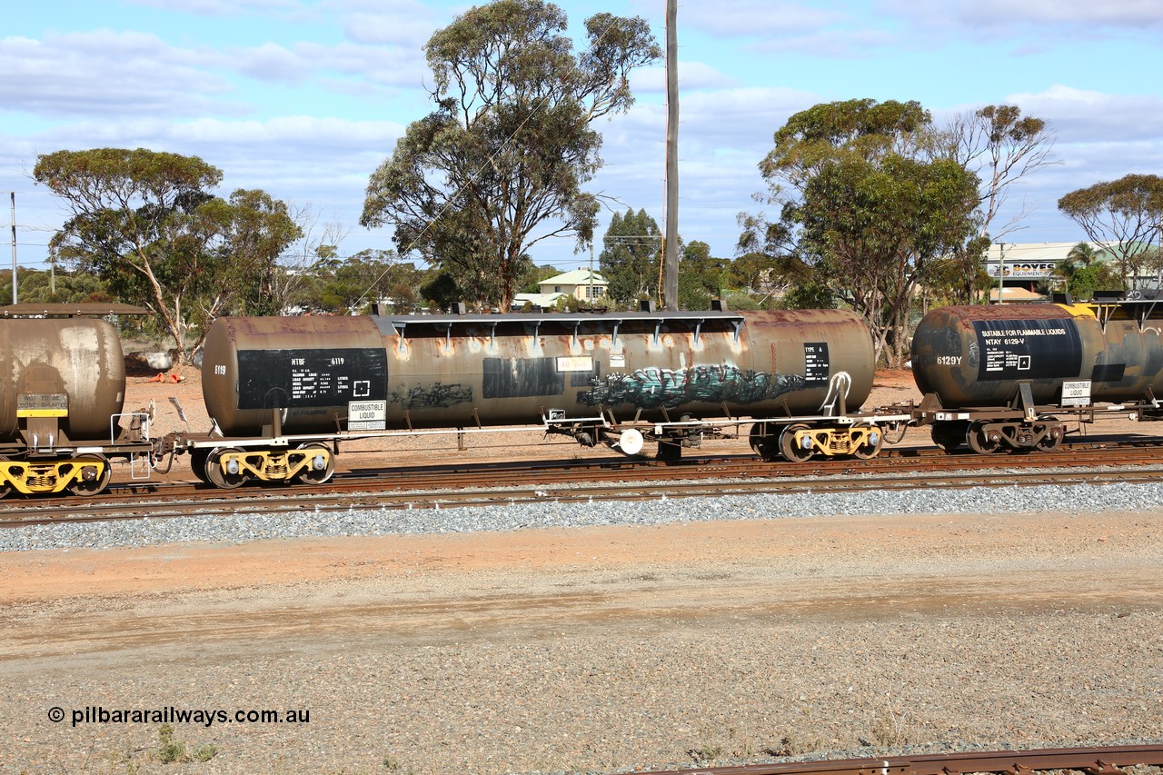160525 4839
West Kalgoorlie, NTBF 6119 fuel tanker, originally built by Comeng NSW in 1975 as SCA type SCA 270 69000 litre bitumen tanker for Shell NSW, diesel capacity of 62700 litres.
Keywords: NTBF-type;NTBF6119;Comeng-NSW;SCA-type;SCA270;