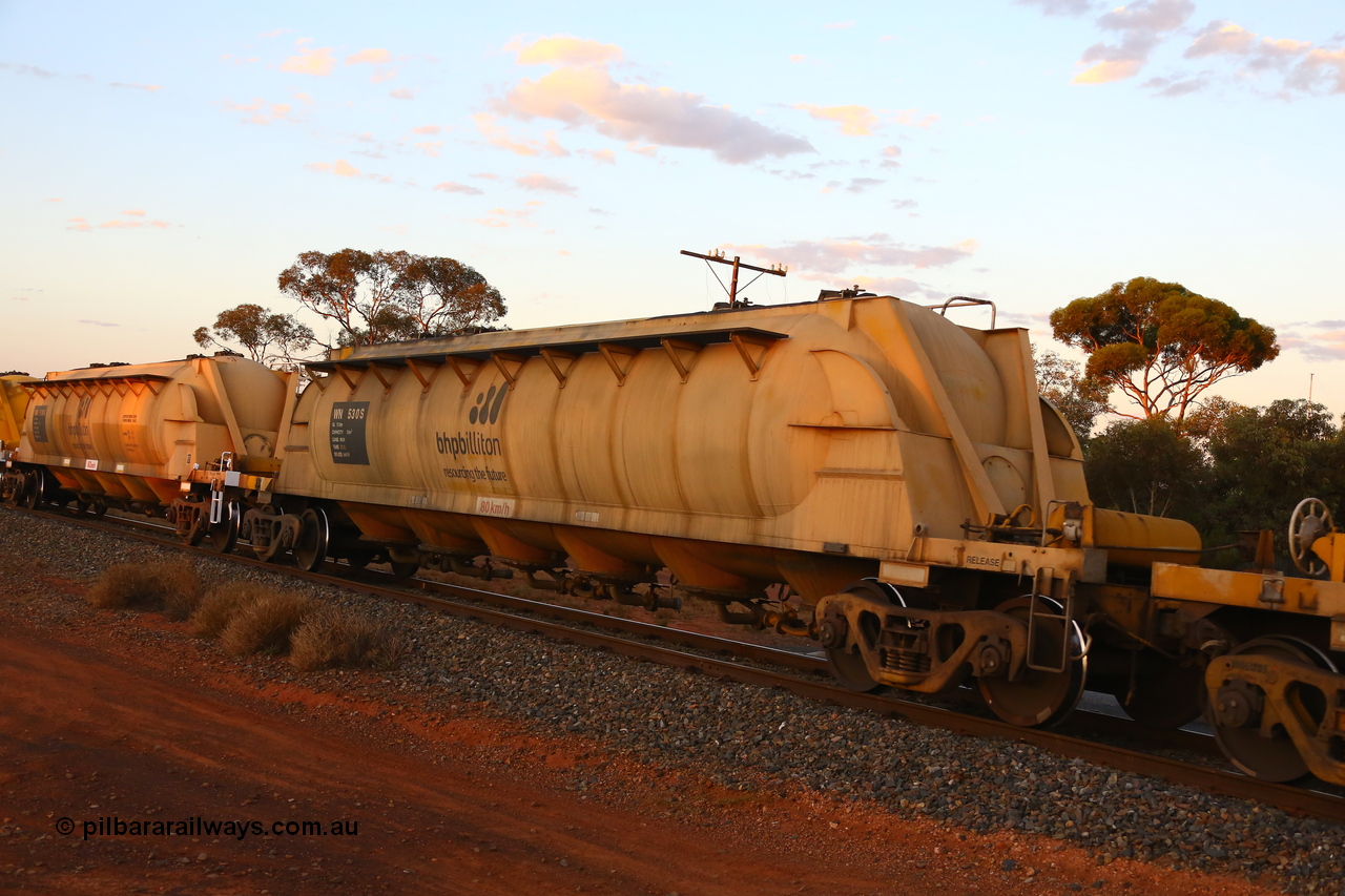 190107 0675
Kalgoorlie, WN type pneumatic discharge nickel concentrate waggon WN 530, one of thirty built by AE Goodwin NSW as WN type in 1970 for WMC.
Keywords: WN-type;WN530;AE-Goodwin;