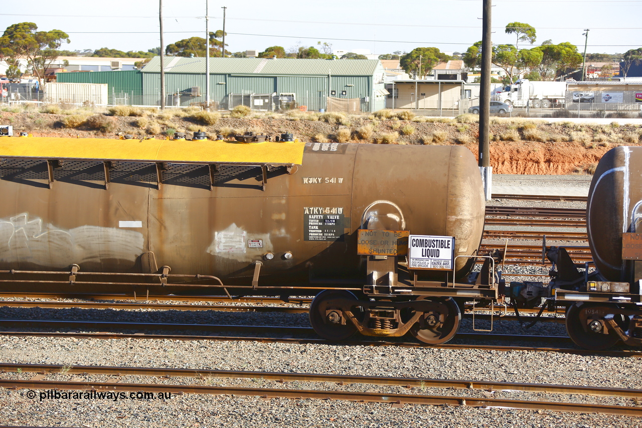 190108 1309
West Kalgoorlie, ATKY 541 fuel tank waggon originally built for H C Sleigh (Golden Fleece) in 1975 by Tulloch Ltd NSW as WJK type. Capacity now of 73,000 litres in service with Caltex. Handbrake end.
Keywords: ATKY-type;ATKY541;Tulloch-Ltd-NSW;WJK-type;