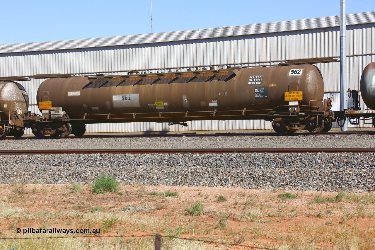 190109 1450
West Kalgoorlie, ATLF 562 tank waggon, built by WAGR Midland Workshops 1973 for Shell as type WJL 86.49 kL one compartment one dome with a capacity of 80500 litres, fitted with type F InterLock couplers. Under Viva Energy ownership.
Keywords: ATLF-type;ATLF562;WAGR-Midland-WS;WJL-type;