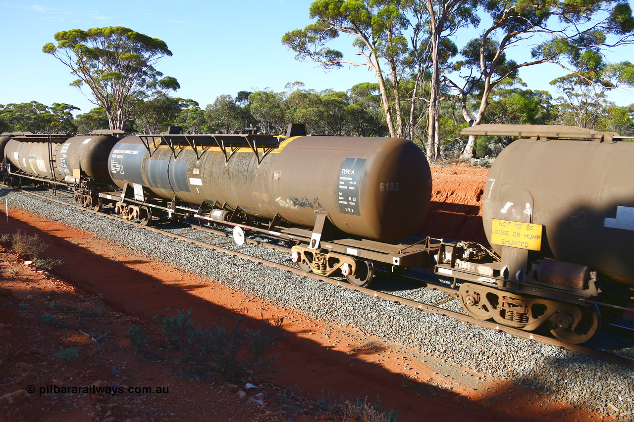 190109 1691
Binduli, empty fuel train 4445, NTAY type tank waggon NTAY 6132, built by Indeng Qld 1979 for Shell as SCA type SCA 283, fitted with conventional couplers. Under Viva Energy ownership.
Keywords: NTAY-type;NTAY6132;Indeng-Qld;SCA-type;SCA283;NTAF-type;