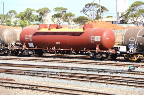 190108 1118
West Kalgoorlie, NTAY type fuel tank waggon NTAY 5455 with 62,000 litre capacity for BP. Refurbished by Gemco WA in June 2014 from ex Mobil Oil NTAF type tank waggon NTAF 5455. In BP Oil ownership. I think this is an Indeng Qld built NTAF 455 the final of seven such tanks built for Mobil of NSW in 1981.
Keywords: NTAY-type;NTAY5455;NTAF-type;Indeng-Qld;NTAF455;