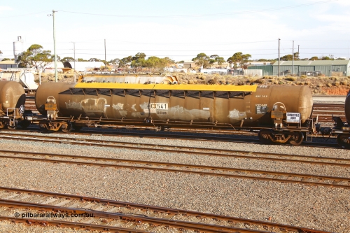 190108 1308
West Kalgoorlie, ATKY 541 fuel tank waggon originally built for H C Sleigh (Golden Fleece) in 1975 by Tulloch Ltd NSW as WJK type. Capacity now of 73,000 litres in service with Caltex.
Keywords: ATKY-type;ATKY541;Tulloch-Ltd-NSW;WJK-type;
